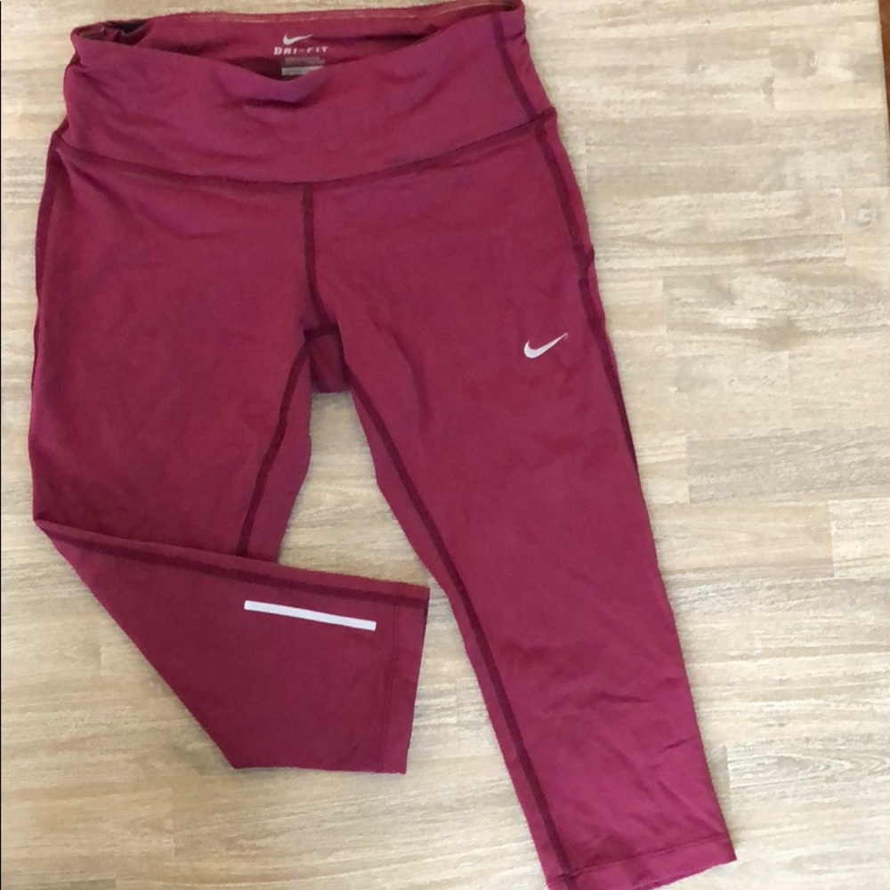 Nike Dri Fit Ultraviolet/Berry Purple Crops, XS